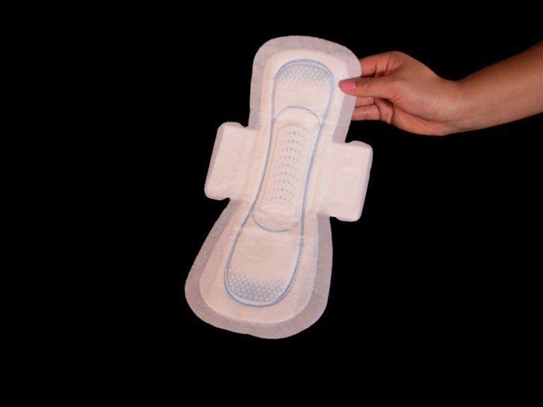 U by Kotex® Clean & Secure Ultra Thin pads with wings, overnight absorbency - how it looks
