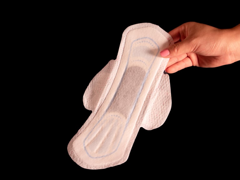 U by Kotex® Balance Ultra Thin Charcoal pads with wings, heavy absorbency - how it looks
